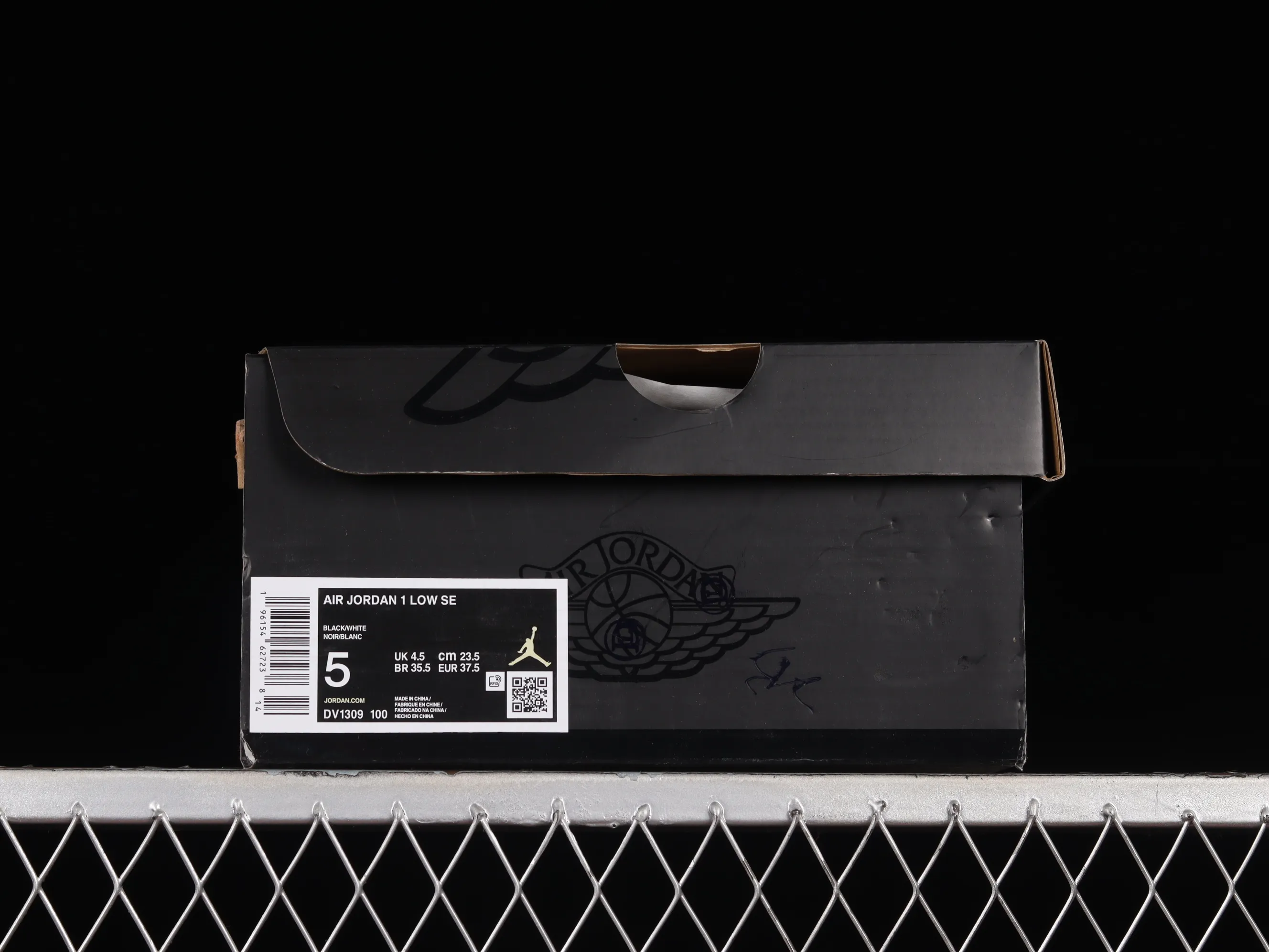 All categories Air Jordan Jordan series basketball shoes Air Jordan 1 Low Air Jordan 1 Low "Concord" AJ1 Joe 1 Concord black and white patent leather low-top basketball shoes DV1309-100